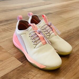 Cloves size 7-Peach Quartz Nursing Shoes